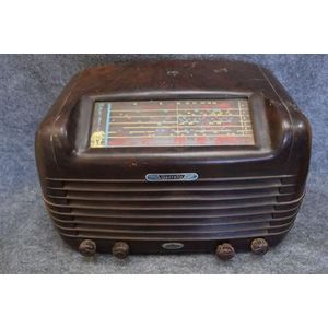 An Operatic Rigoletto Brown Bakelite valve radio serial number…