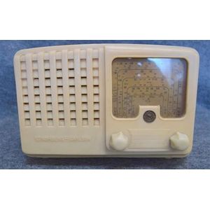 A Stromberg Carlson white Bakelite valve radio serial number…
