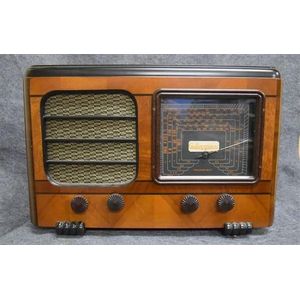 A Gulbransen 58 timber case valve radio serial number 2298, 31…