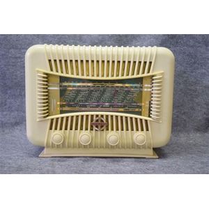 A Ducretet Tomson L524 cream Bakelite valve radio serial number…