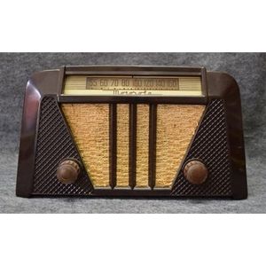 A Motorola 58X brown Bakelite valve radio 110v serial number…
