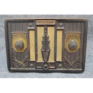A Crosley Model 163 steel cased valve radio 110v serial number…