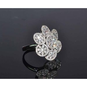 18ct white gold diamond cluster ring, featuring seven diamond… - Rings ...