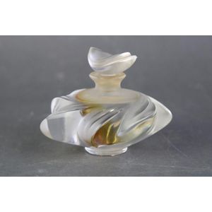 Lalique 'Samoa' perfume bottle Lalique French crystal…