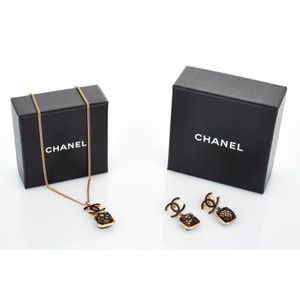 Chanel Black Lacquer Flower Silver Tone Clip-On Earrings Chanel