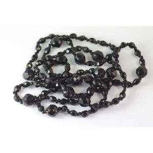 Vintage long jet necklace with large beads interspersed between&hellip;