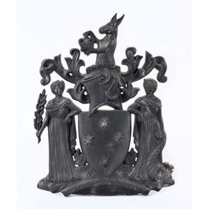 Victorian Coat of Arms architectural cast iron plaque, 53 cm…