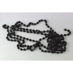 Vintage jet necklace length approx 135 cm (as inspected)