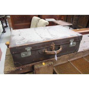 Vintage leather suitcase, 67 cm wide, 20 cm deep