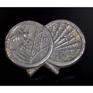 Aesthetic movement gutta percha brooch approx, length 43 mm