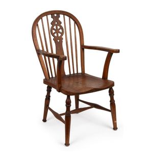 A vintage Windsor style carver chair, 20th century, 94 cm high,&hellip;