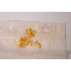 1oz. of Waihi gold nuggets, the nuggets contained within a…