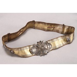 Russian Caucasus silver and niello belt, the buckle marked 84…