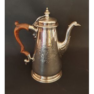 Sterling silver « à la du Belloy » Coffee pot, Paris XIXe siècle -  Ref.108099