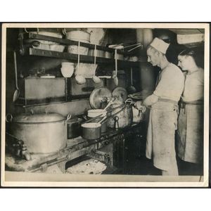 The B.A.N.Z. Antarctic Expedition: Official original photograph…