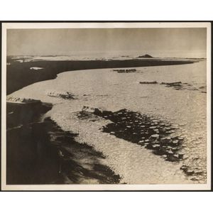 The B.A.N.Z. Antarctic Expedition: Official original photograph…