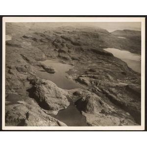 The B.A.N.Z. Antarctic Expedition: Official original photograph…