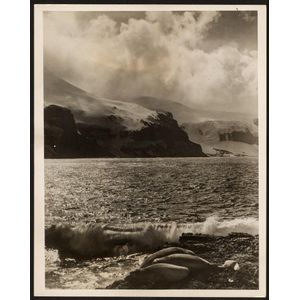 The B.A.N.Z. Antarctic Expedition: Official original photograph…
