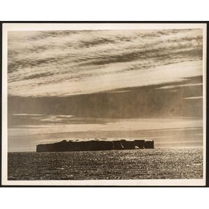 The B.A.N.Z. Antarctic Expedition: Official original photograph…