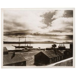 The B.A.N.Z. Antarctic Expedition: Official original photograph…