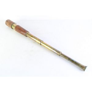 Vintage extendable telescope, some wear to leather and spts to…