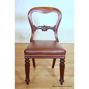 Laurel Crown Victorian Balloon-Back Oval Chair - Mahogany