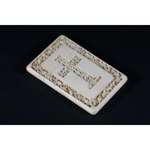 Elaborately carved ivory card case with crucifix, length 11.5 cm