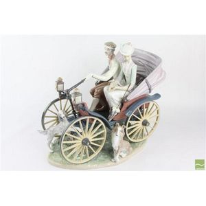 Retired Lladro figure 1510 A Sunday Drive 17 by Salvador Debón on