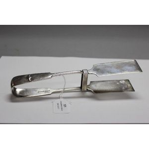 A large pair of silver plated Asparagus serving tongs, Leslie &…