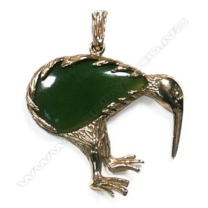 A vintage 9ct and pounamu kiwi pendant, 5.2gm. Width 3 cm