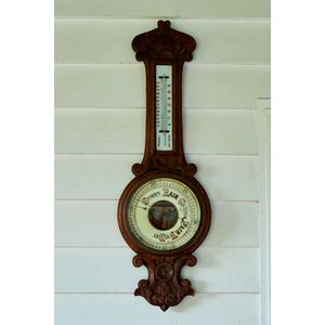 Victorian carved oak banjo barometer, 19th century, height 82 cm