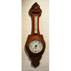 A Victorian oak banjo barometer c.1890 - 1900 retailed by…