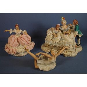 Large Dresden figure group, 17 cm high, a smaller one in pink…