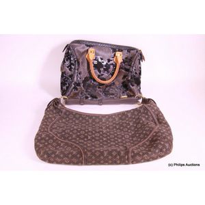 Sold at Auction: Louis Vuitton - Chantilly Small Crossbody Shoulder Bag -  Monogram Brown