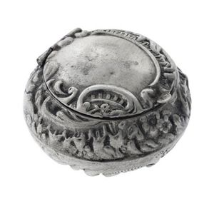 Victorian hallmarked sterling silver patch box. Hallmarked…