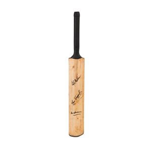 Signed Cricket Bat, full sized cricket bat signed by Don…