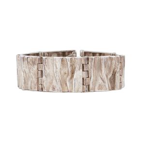Antique or later antique sterling silver bracelet - price guide