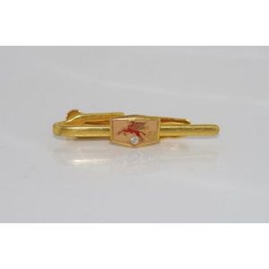 9ct yellow gold Mobil 40 year service diamond pin, shield front…