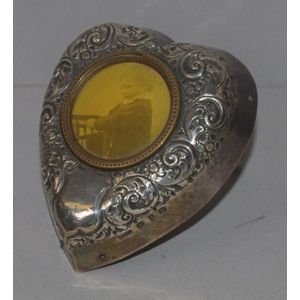 Victorian heart shaped silver & brass photo frame, hallmarked…