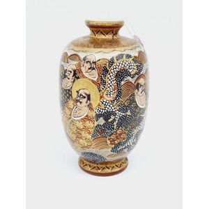 Satsuma vase, Japanese Meigi period tall ceramic vase with hand…