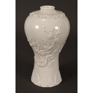 Good Chinese Dehua porcelain vase, of waisted meiping form,&hellip;