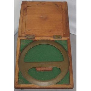 Angelo Tornaghi Sydney oval measuring device, 16 cm in diameter.…
