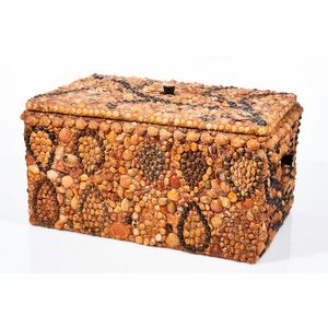 Large Australian shellwork covered box, of rectangular shape,…
