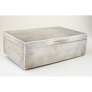 George V sterling silver table cigar box and cover hallmarked,…