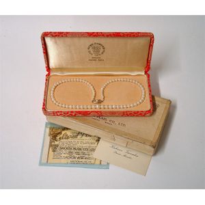 洋書 CULTERED PEARLS Sakata Pearl Co. Cultured Pearl Necklace with Certificate