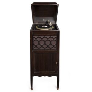 Edison diamond disc phonograph, early 20th century. 112 cm high,…