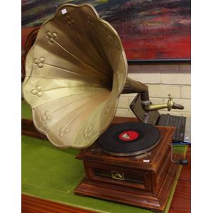 Horn Silver Gramophone His Masters Voice Tischgrammophon Grammofon Plated 