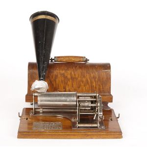 Vinatge phonograph - price guide and values