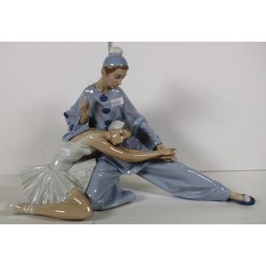 Lladro: Large figurine of a Ballerina and Pierrot known as