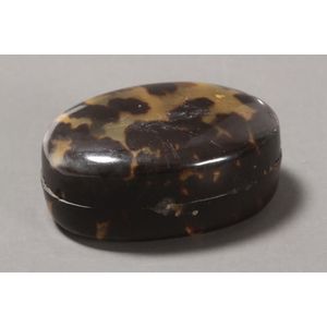 Tortoiseshell box and cover, of oval form, a/f, length 6 cm
